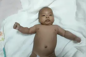 养了两个多月，尿不湿NB号到s号到M号了#有肉感的小胖子