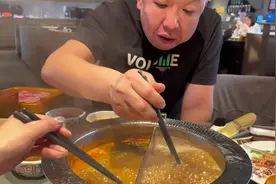 一顿硬饭，全是牛肉，把安东升给吃睡啦视频封面