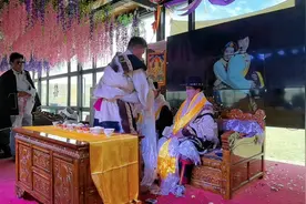 与心爱之人喜结连理，是一生中最幸福的一件事情，珍惜彼此的感情