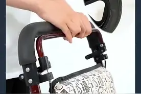 老人代步车可推可坐折叠购物车四轮助力买菜小拉车视频封面