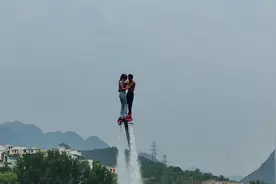 #水上飞人 #玩的就是心跳 美女算是玩好了，公主抱，比心视频封面