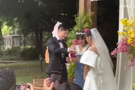 #沈月 “我一直都觉得我跟她是同一个人，只是在体验着不同的人生