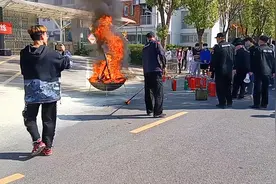 武汉商学院2022年新生消防安全演练#现场实拍 #消防安全演练视频封面