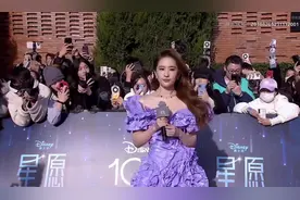 #刘亦菲 #迪士尼星愿首映红毯 紫色花神高清生图好美！视频封面