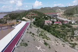 昆都仑水库   干涸多年的水库终于有水了