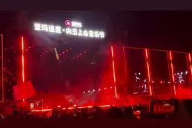 赵雷《我们的时光》封神前奏 小号一响 现场杀疯了#赵雷