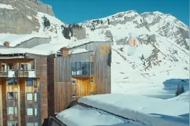 如果说，跳伞是追求心跳加速的感觉，那么滑翔伞