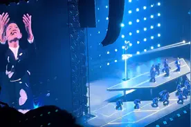 等了好久终于等到今天，07.06上海第二场#刘德华演唱会 #嗨翻全场视频封面