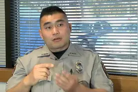 华裔厨师在美国当警察