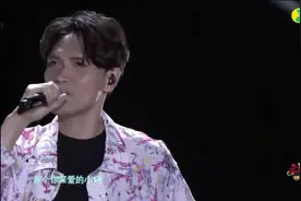 杨宗纬走心演唱《越过山丘》，唱出遗憾与不甘，感觉在听自己故事视频封面