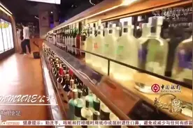 书记县长当导游：体味南宁的夜生活，必去民歌湖酒吧街，气氛超赞视频封面