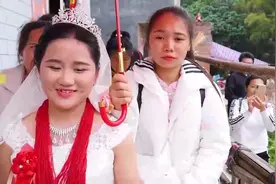 广西一穷学生，嫁到广东大城市，离开家一点都不难过，走路都在笑视频封面