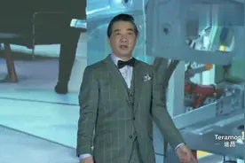 张召忠：我去“歼10”工厂参观，工人们都在旁边玩手机看小说！视频封面