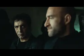 跑酷达人：大卫·贝尔一无既往的暴力十足，跑酷连连，逃出生天！视频封面
