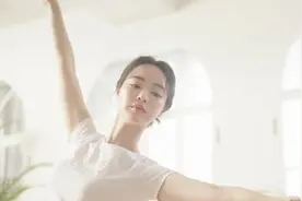 韩国瑜伽美女梁定原代言时尚短片视频封面