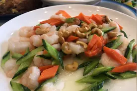 滕州某不知名婚礼摄影师又吃大席，他一年喝喜酒比别人一辈子都多