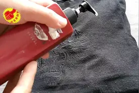 贴身穿毛衣扎人不用愁，简单几招轻松搞定，让毛衣再也不扎人视频封面