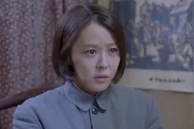 烽火抗大：心酸！小伙给美女送鸡汤，美女边喝边感动流泪图片