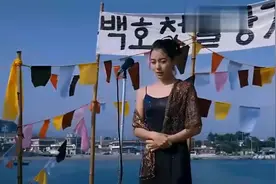 一唱歌就下雨的美女歌手