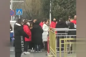 春晚第3次联排！黄晓娟一身红衣超喜庆视频封面