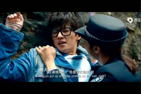 女警官（白百合）当街疯狂追求理工男杨洋（杨洋），震惊一条街！视频封面