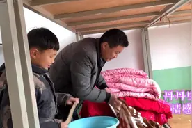 孩子放假了，大姐怕丹丹接孩子受累，安排大姐夫过来接孩子真暖心