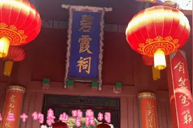 大年三十，抓拍到一幕山东泰山碧霞祠值班人员与小鸟和谐共处场景视频封面