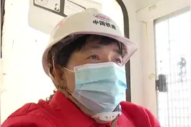 工地开升降机，建自己未来的家，济南黄河滩区迁建村民：干劲十足视频封面