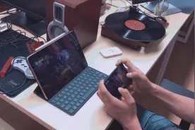 手机屏幕投到Pad屏幕上后Pad上还可以运行一台云电脑