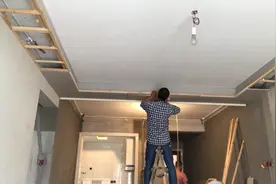 300一天请来的师傅做吊顶，一天就把客厅做好了，赚大了视频封面