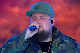 《复仇者联盟》最燃歌曲《Skin》原唱现场版，一首超级燃的歌曲