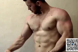 欧洲胡子肌肉型男带你练肱二头肌体验充血的感觉视频封面