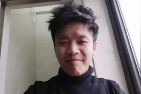 今天教你们一个不用去理发店就能做的卷发方法，网友：太实用了