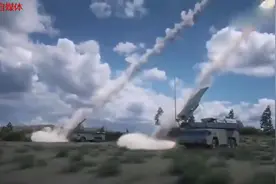 3d动画演示防空导弹是怎样抵御外来飞机和导弹的！