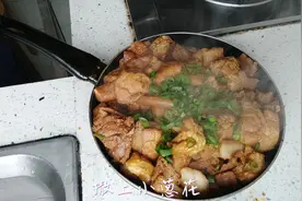 油豆包烧肉，真的是豆包比肉还好吃视频封面