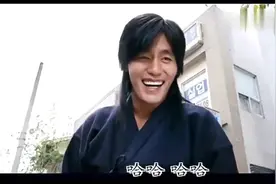 这个魔性的表情包，原来来自于这部电影视频封面