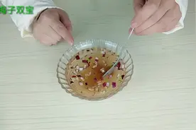 洋葱和红糖一起泡水喝，作用真是厉害，解决很多人的烦恼，实用