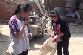 农村大哥用老式爆米花机炸麦子花，炸的麦子花是什么样的