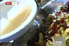 鸭爪也能做火锅！一锅两吃的鸭爪火锅你见过吗？快来看一看吧视频封面