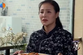 冷暖人生：母亲晚上去酒吧，喝的烂醉回家，儿子害怕劝她换工作视频封面
