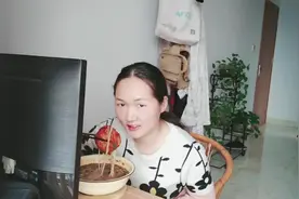因疫情原因宅在家的你一天都做了些什么？看宁宁宅在家的一天！