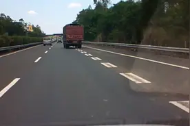海南东线高速路沿途风景很美，路上坑洼多，油费贵养护费白给了？视频封面