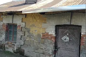 黑龙江小镇小胡同，还留存100多年前苏联人建的俄式风格石头房子视频封面