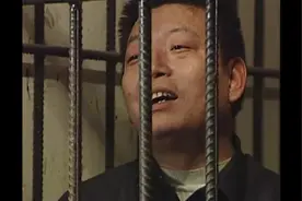 打黑风暴：黑社会大哥管警察要烟，扬言你给我一根出去我给你一车视频封面