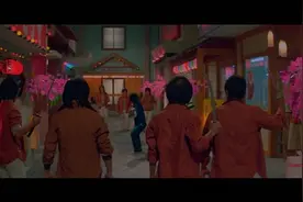 李小龙的腾空旋转踢大招太厉害，空手一打十全用腿功，真功夫精彩视频封面