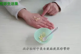 暗黄长斑影响美丽的容颜，生姜加它敷脸，肌肤嫩白无斑