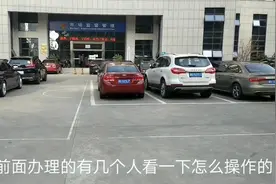 餐饮店开业还要去卫生局审核！工作人员说，只需做外卖店里不许卖视频封面