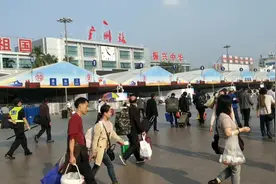2020年春运首日，实拍广州火车站，为啥回家的人这么少视频封面