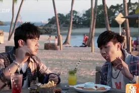 周游记：周杰伦林俊杰海边沙滩享美食，化妆师说话要谨慎小心工作视频封面