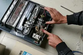液化气热水器一股煤气味，打开后才发现这用户“命有点大”视频封面